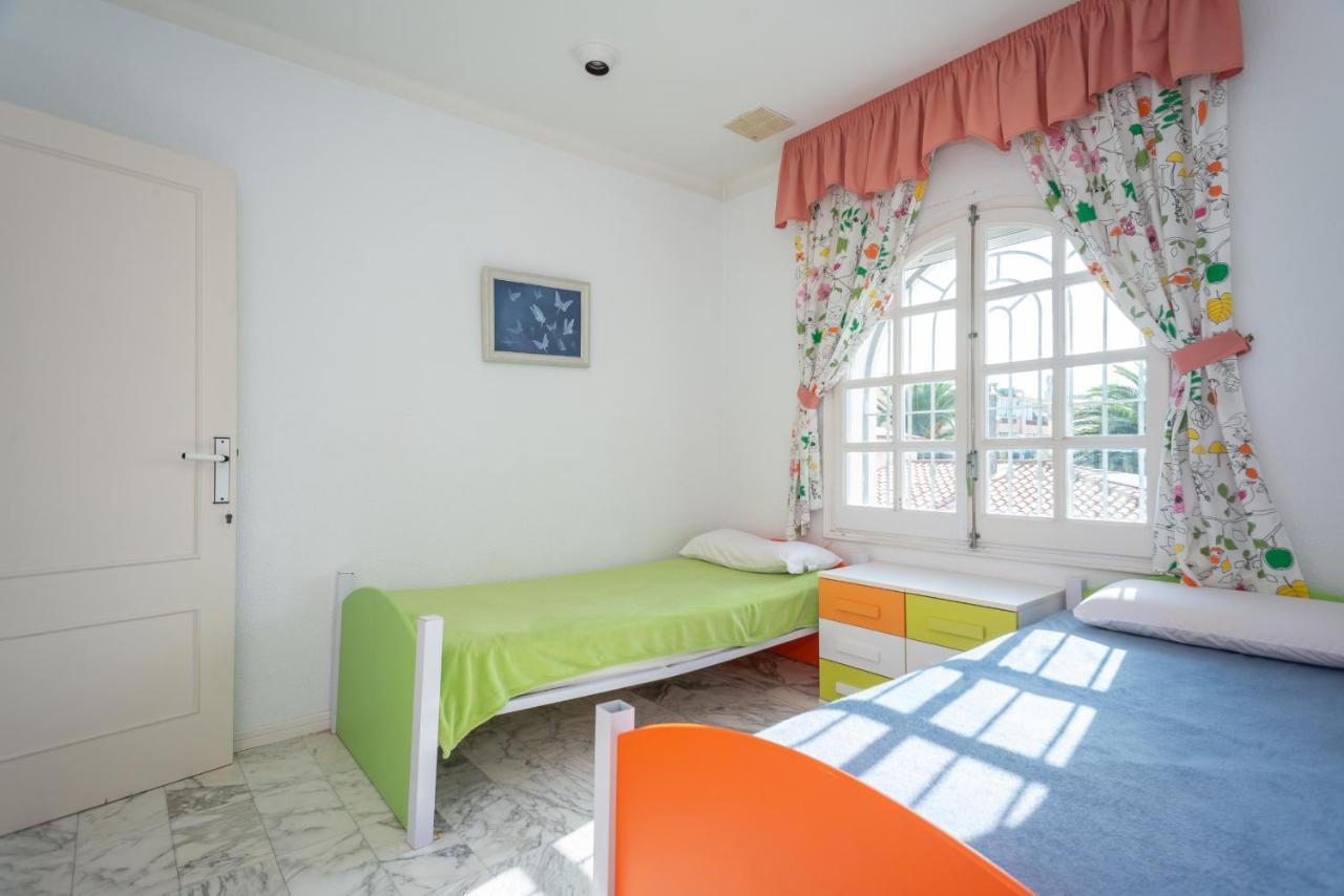 Villa Requesens on Canal Ampuriabrava Exterior foto