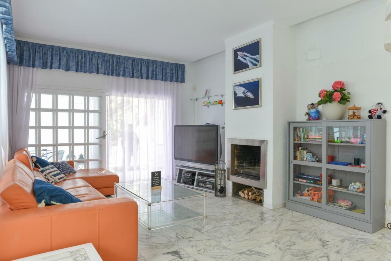 Villa Requesens on Canal Ampuriabrava Exterior foto