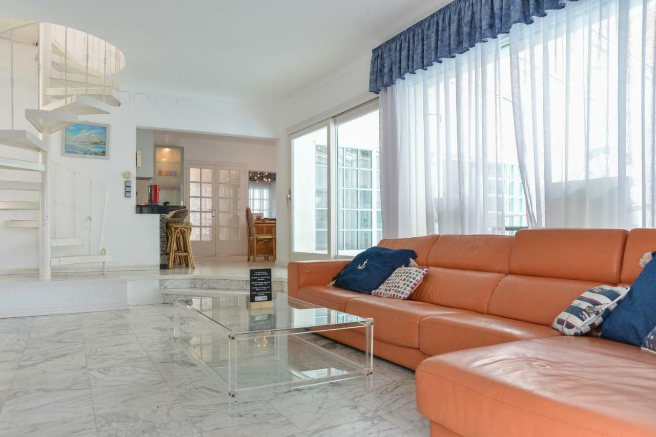 Villa Requesens on Canal Ampuriabrava Exterior foto